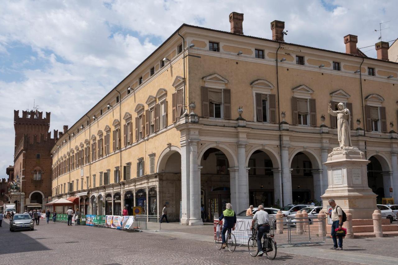 Le Stanze Del Savonarola Hotel แฟร์รารา ภายนอก รูปภาพ